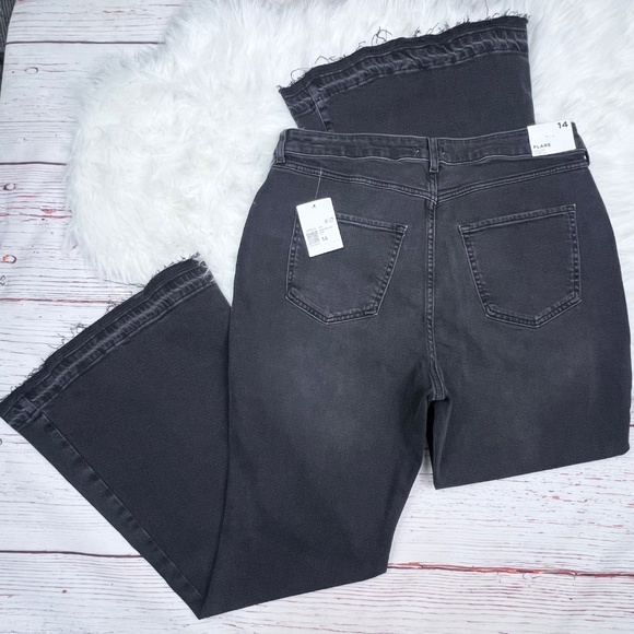 👖|•FOREVER 21•| Faded Black Flare Leg Super High Rise Slim Fit Regular Length👖 - Picture 2 of 11